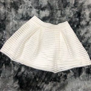 COPY - ❤️NEW EXPRESS MINI EYELET FLARED A-LINE PLEATED WHITE CHRISTMAS SKIRT SZ…